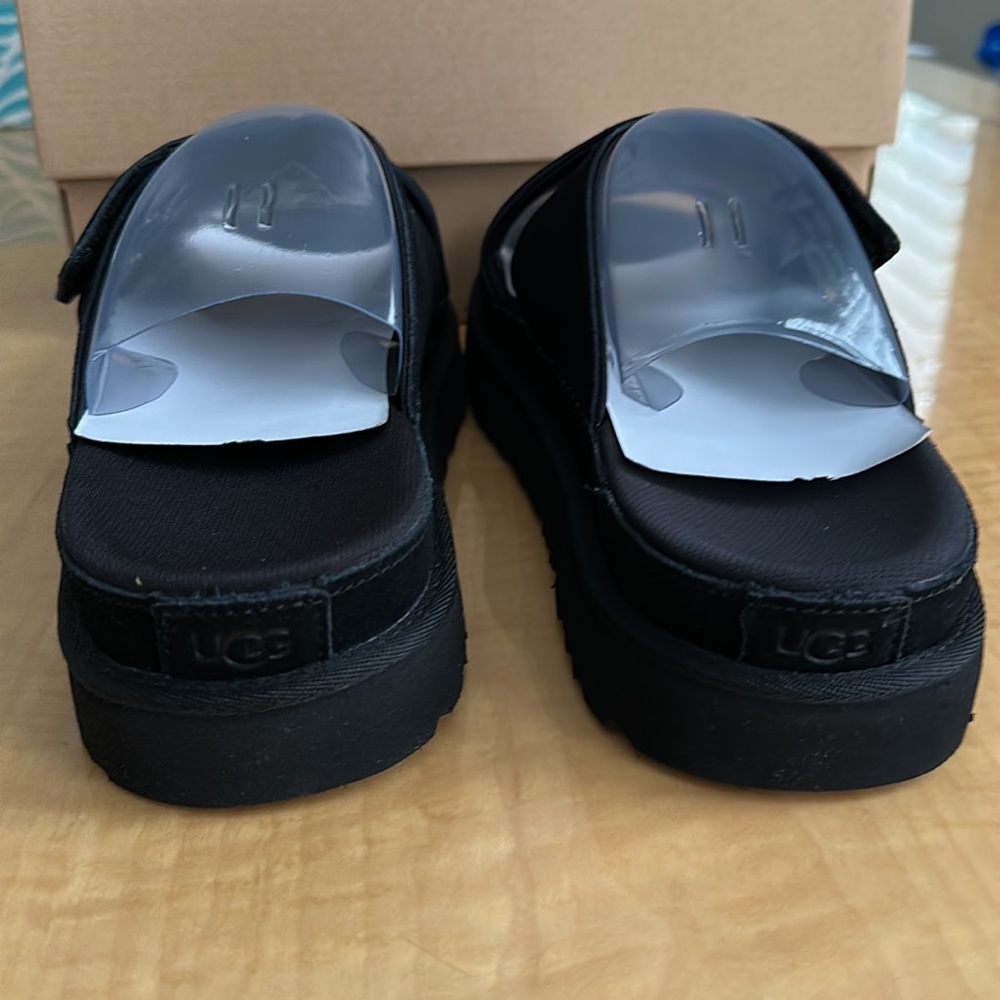 Ugg Women’s Goldenstar Cross Slide Sandal - Picture 3 of 6